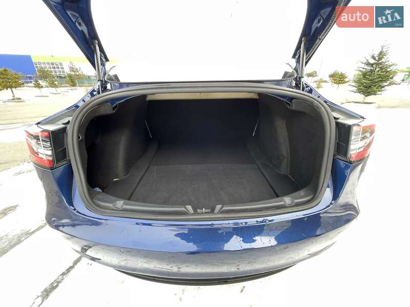 Седан Tesla Model 3 2019 в Одесі