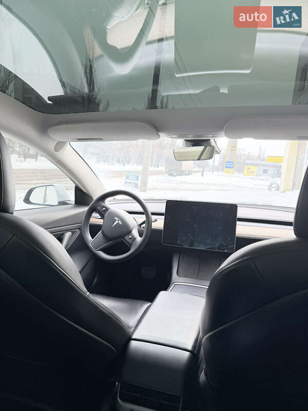 Седан Tesla Model 3 2021 в Днепре