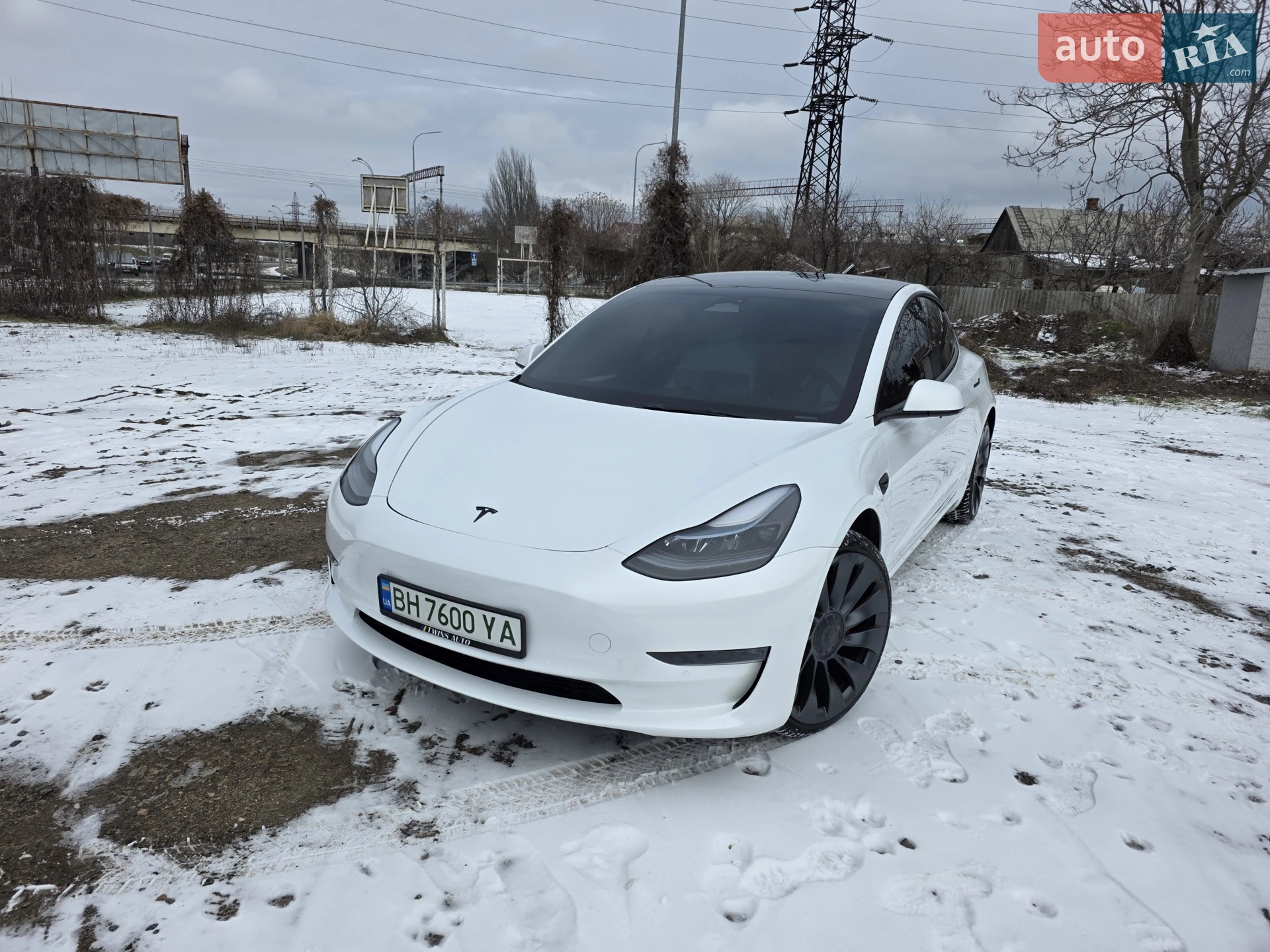 2022 Tesla Model 3 - фото 1