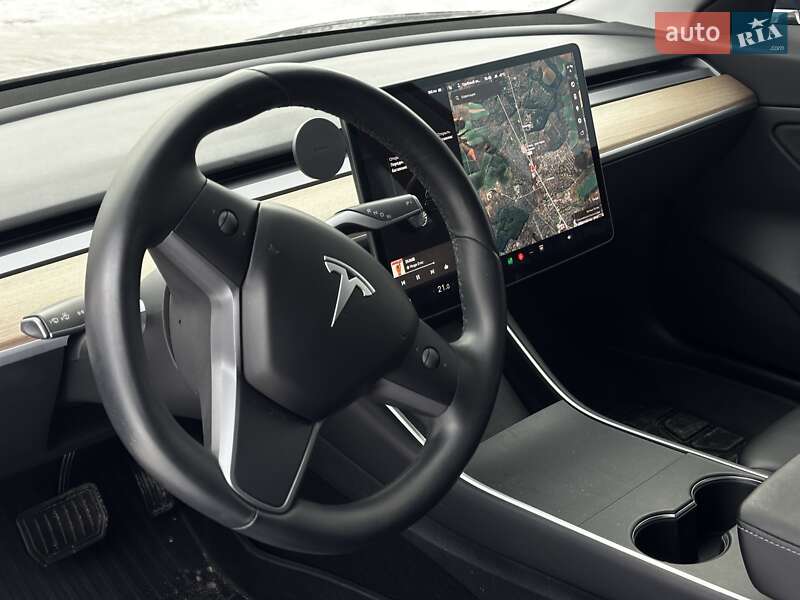 Седан Tesla Model 3 2018 в Львове