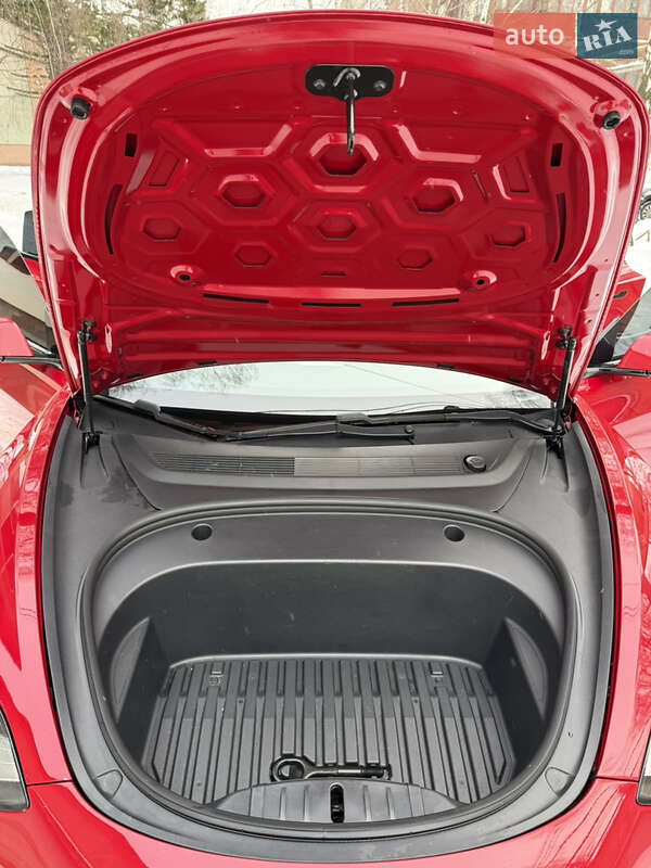 Седан Tesla Model 3 2020 в Вінниці