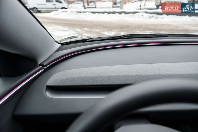 Седан Tesla Model 3 2025 в Києві фото 57 Седан Tesla Model 3 2025 в Києві
