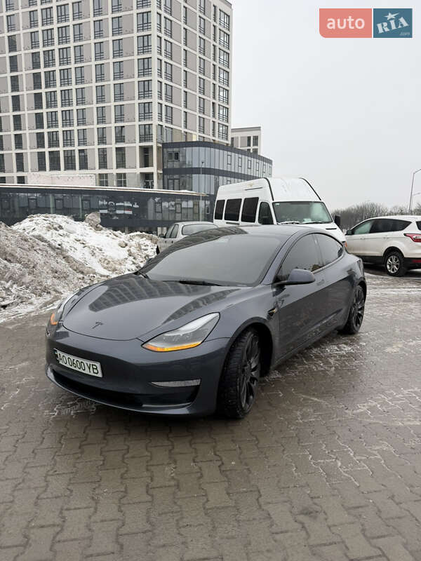Седан Tesla Model 3 2023 в Львове