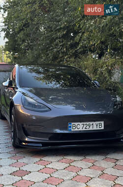 Седан Tesla Model 3 2022 в Львове