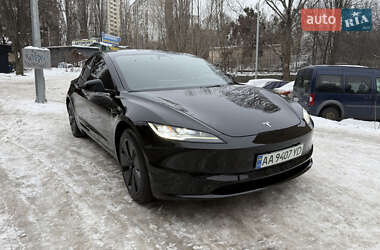 Седан Tesla Model 3 2024 в Києві