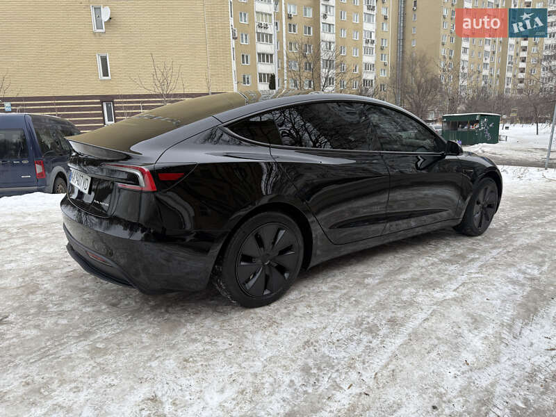 Седан Tesla Model 3 2024 в Києві