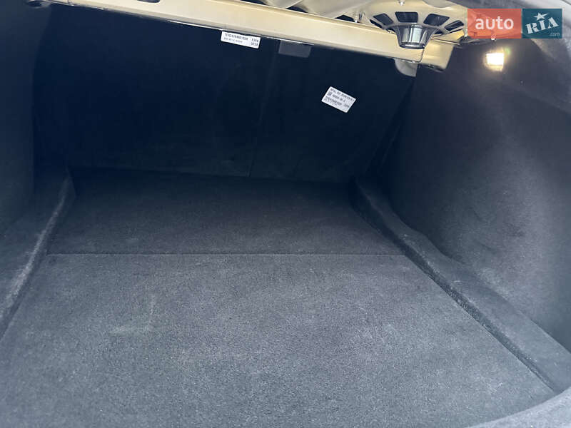 Седан Tesla Model 3 2024 в Києві