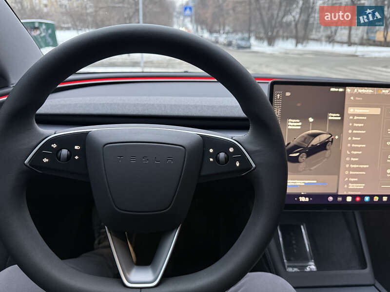 Седан Tesla Model 3 2024 в Києві