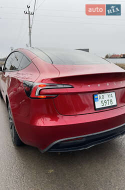 Седан Tesla Model 3 2024 в Ужгороді
