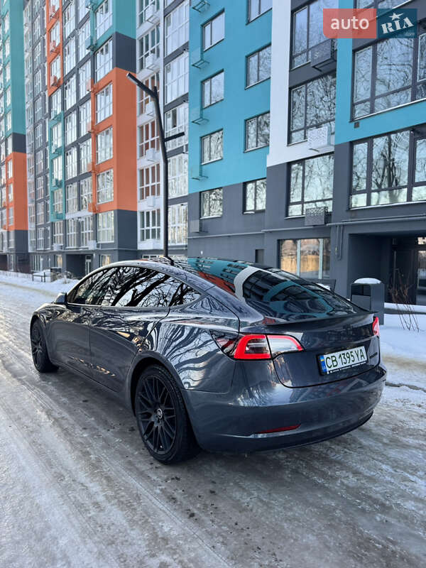 Седан Tesla Model 3 2022 в Чернігові