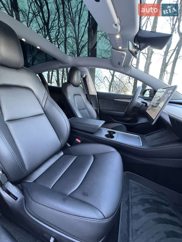 Седан Tesla Model 3 2022 в Чернігові