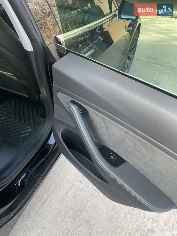 Седан Tesla Model 3 2019 в Запоріжжі