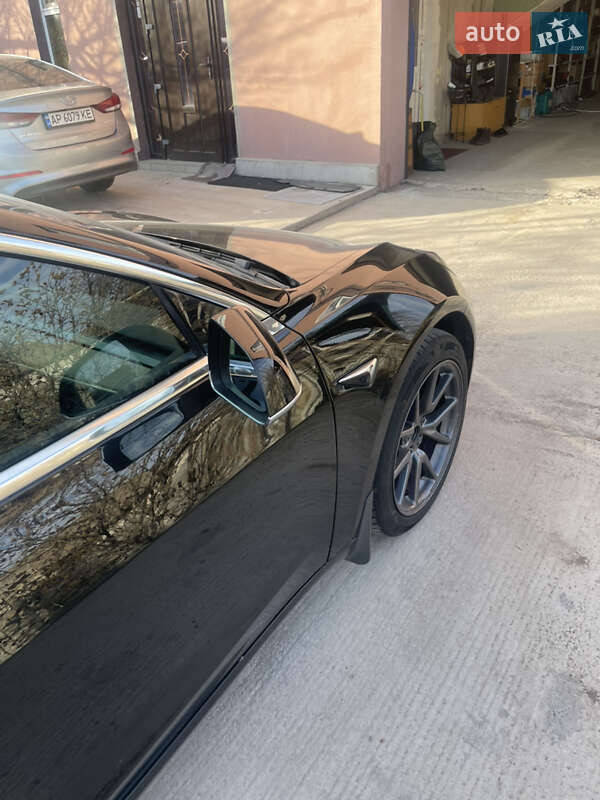 Седан Tesla Model 3 2019 в Запоріжжі