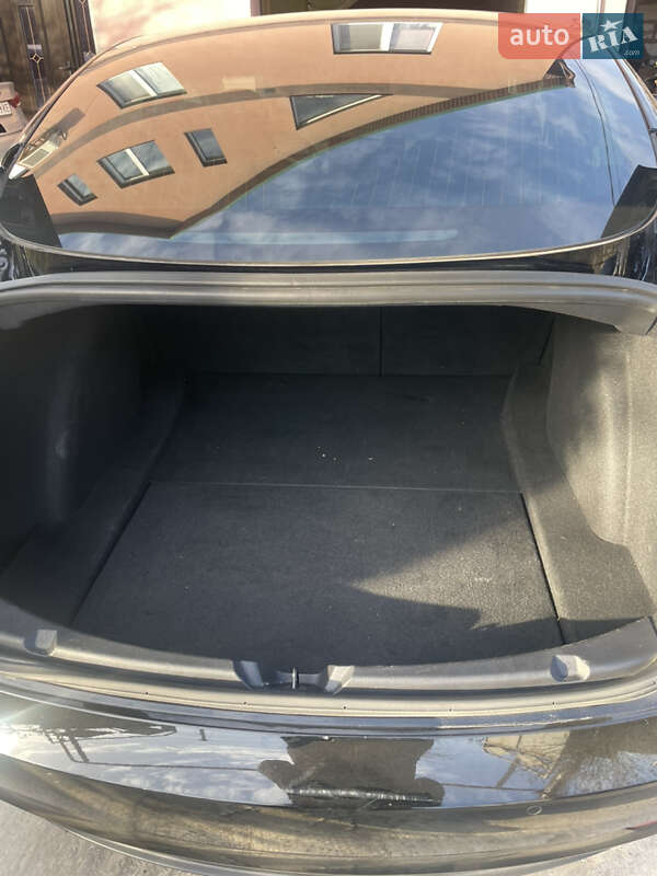 Седан Tesla Model 3 2019 в Запоріжжі