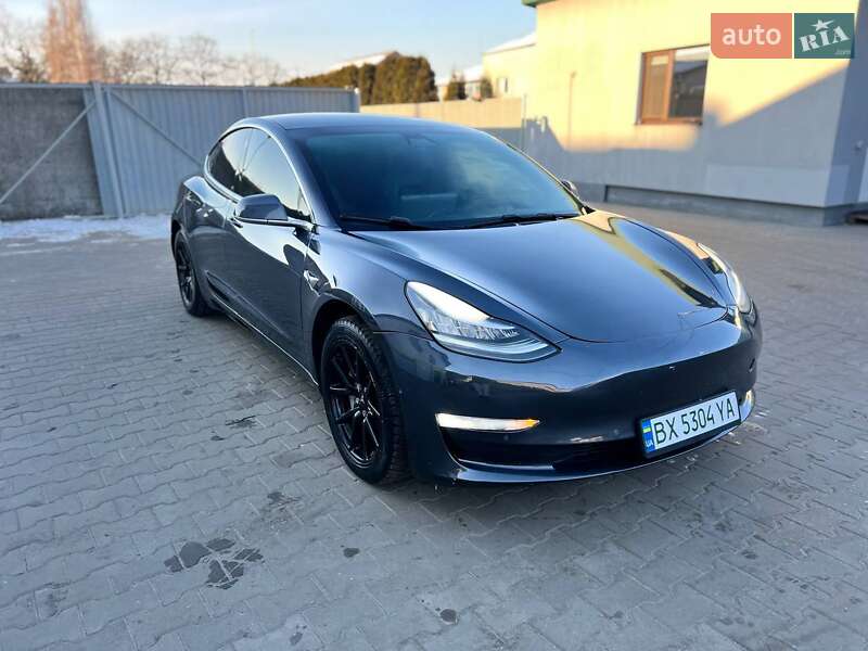 Седан Tesla Model 3 2019 в Луцьку