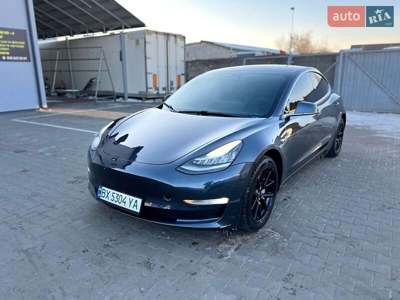 Седан Tesla Model 3 2019 в Луцьку