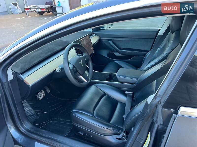 Седан Tesla Model 3 2019 в Луцьку