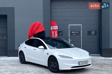 Седан Tesla Model 3 2025 в Киеве