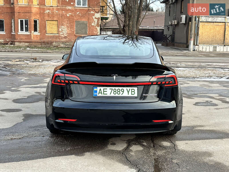 Седан Tesla Model 3 2018 в Кривому Розі