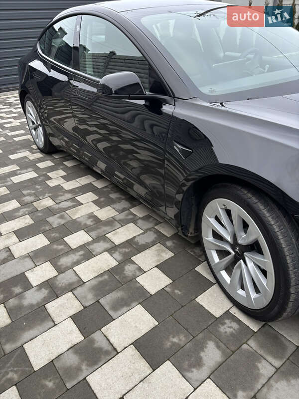 Седан Tesla Model 3 2021 в Ивано-Франковске