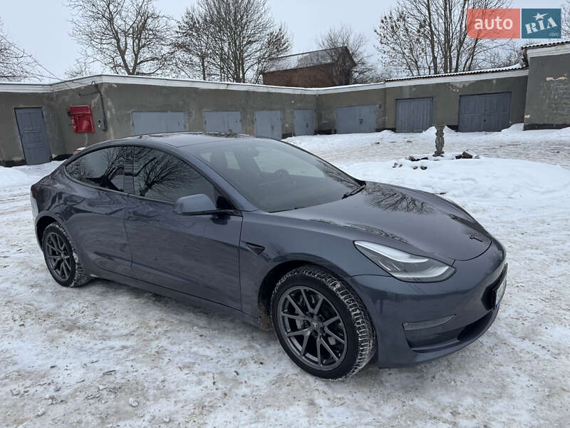 Седан Tesla Model 3 2019 в Староконстантинове
