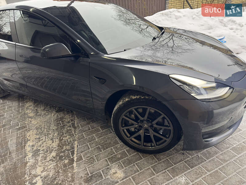 Седан Tesla Model 3 2019 в Староконстантинове