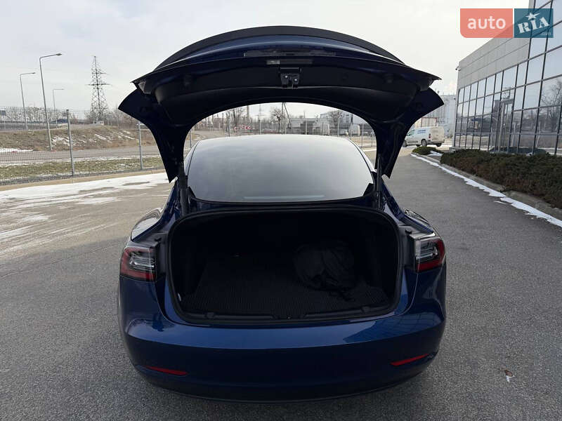 Седан Tesla Model 3 2021 в Дніпрі