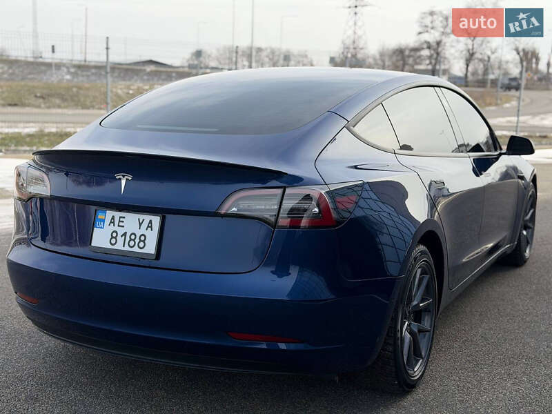 Седан Tesla Model 3 2021 в Дніпрі