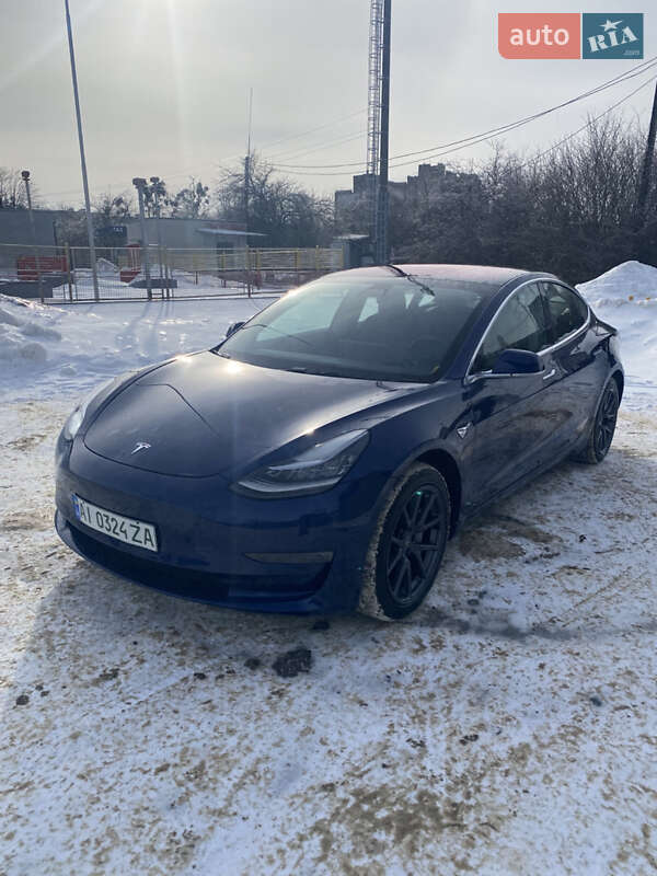 Седан Tesla Model 3 2018 в Харкові