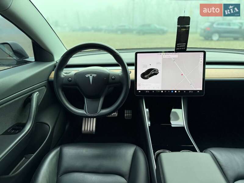 Седан Tesla Model 3 2018 в Коломиї
