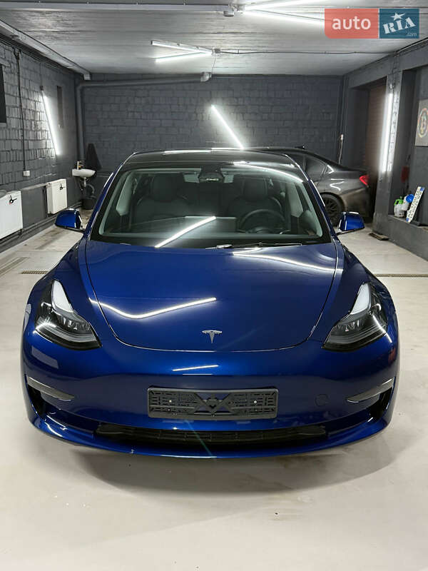 Седан Tesla Model 3 2023 в Киеве