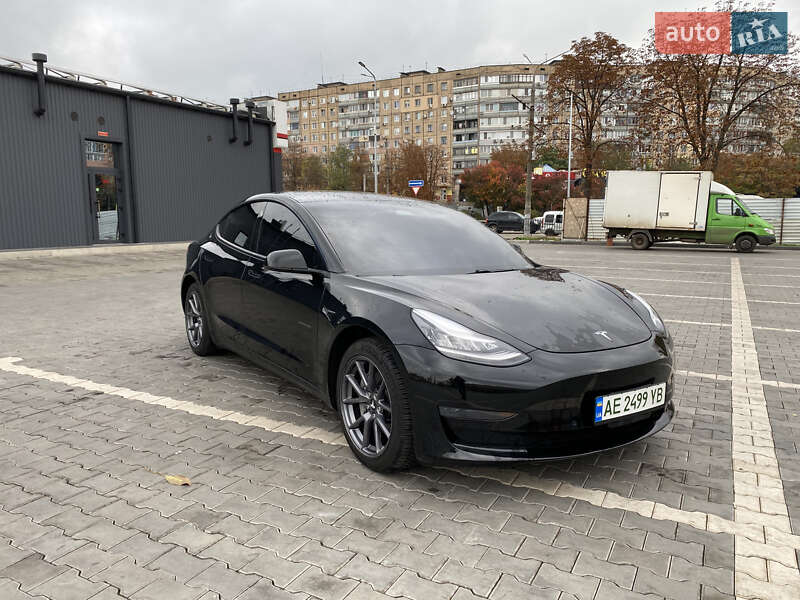 Седан Tesla Model 3 2020 в Кривому Розі фото Седан Tesla Model 3 2020 в Кривому Розі