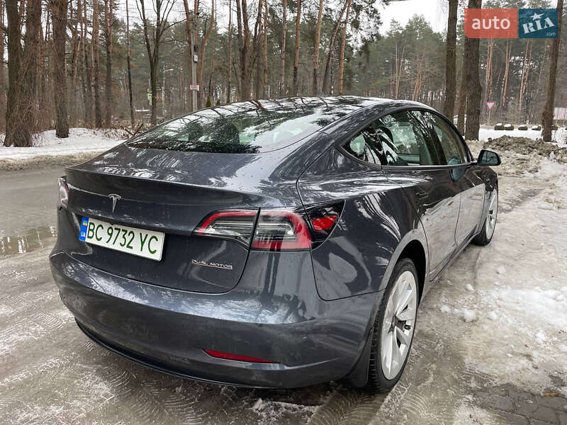 Седан Tesla Model 3 2023 в Львові