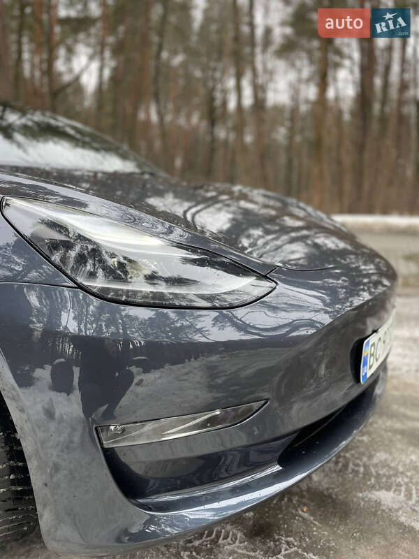 Седан Tesla Model 3 2023 в Львові