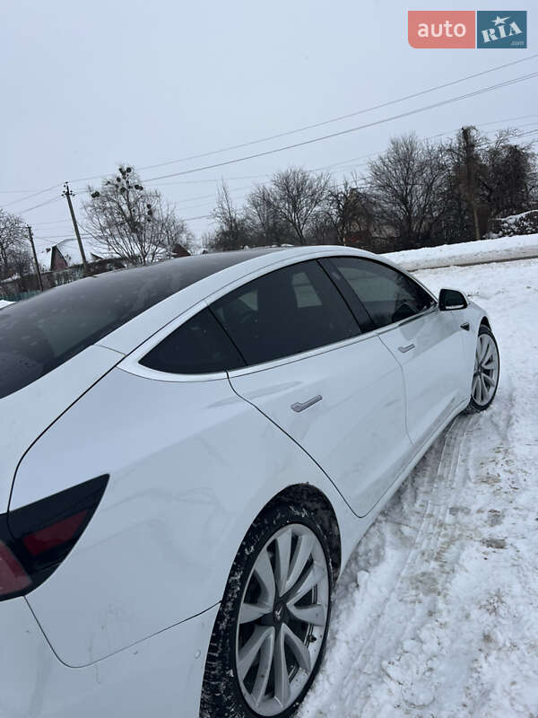Седан Tesla Model 3 2020 в Калиновке