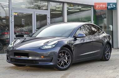 Седан Tesla Model 3 2021 в Дніпрі