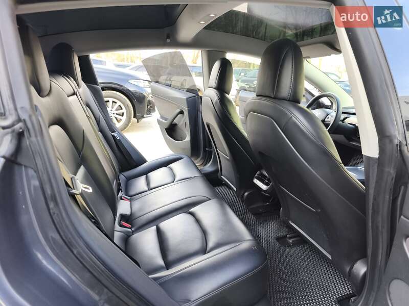 Седан Tesla Model 3 2021 в Днепре