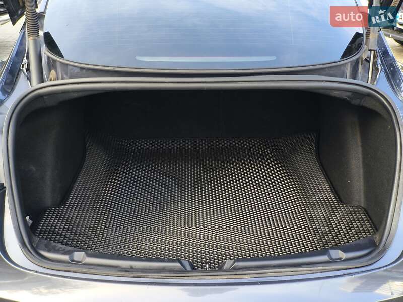 Седан Tesla Model 3 2021 в Днепре
