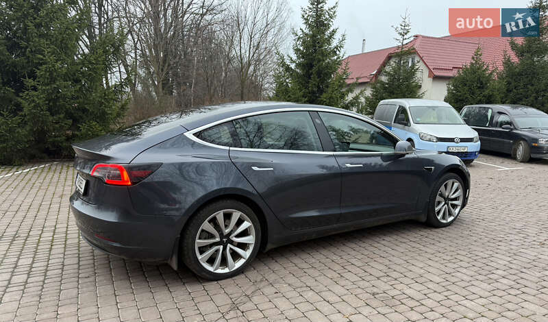 Седан Tesla Model 3 2019 в Киеве