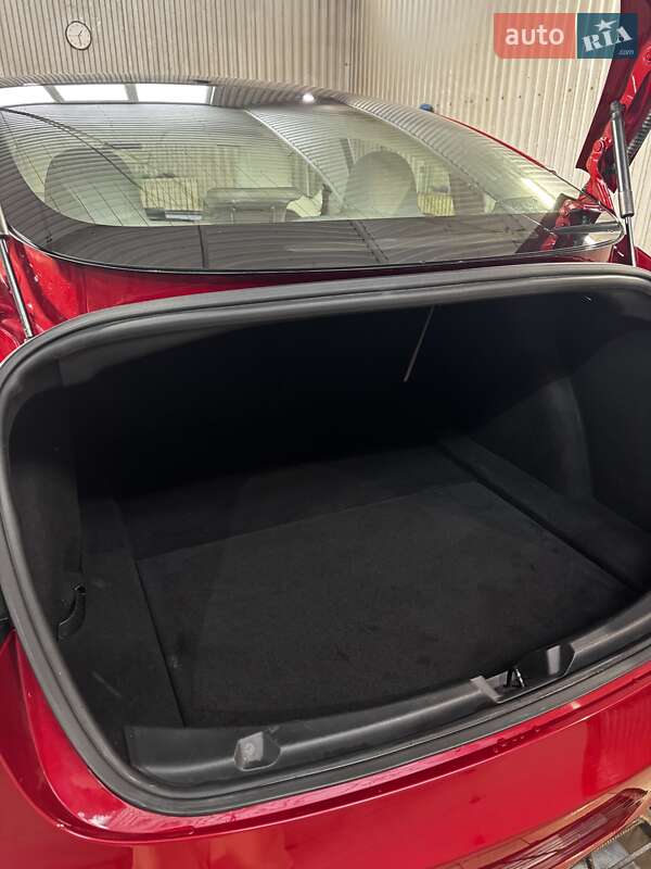 Седан Tesla Model 3 2019 в Львові