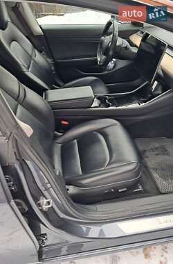 Седан Tesla Model 3 2018 в Луцке