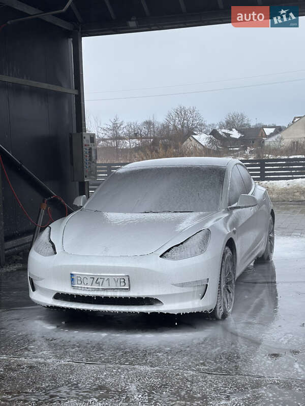 Tesla Model 3 2019