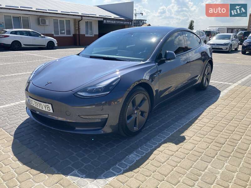 Tesla Model 3 2021