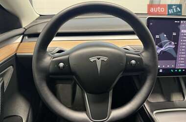 Седан Tesla Model 3 2021 в Львове