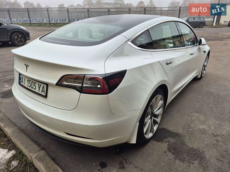 Седан Tesla Model 3 2019 в Києві