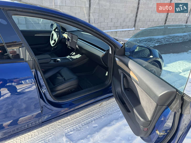 Седан Tesla Model 3 2021 в Одессе