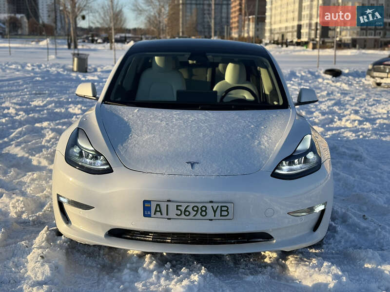 Tesla Model 3 2022