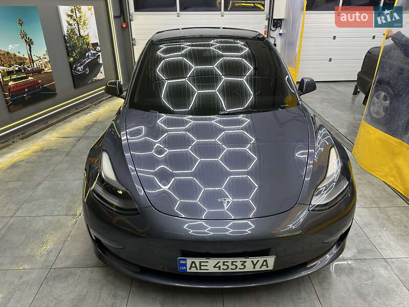 Седан Tesla Model 3 2023 в Днепре