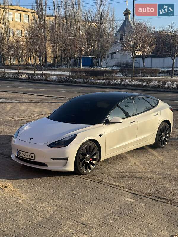 Седан Tesla Model 3 2023 в Миколаєві