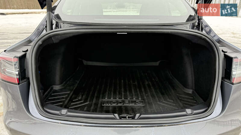 Седан Tesla Model 3 2021 в Львове